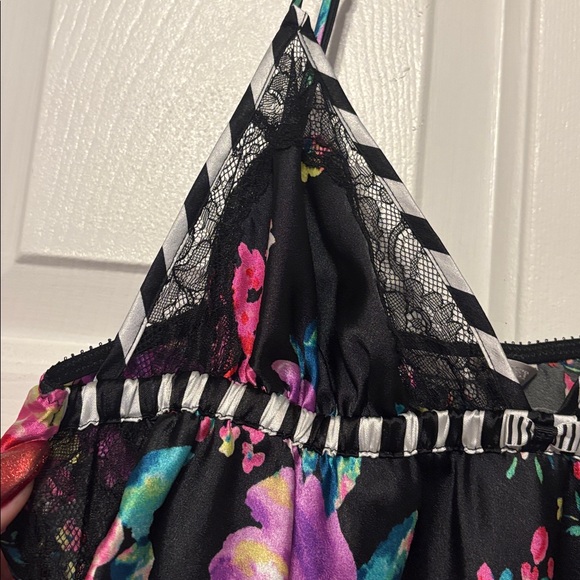 Victoria’s Secret floral lace cami EUC size M adjustable straps & side slits - Picture 11 of 11